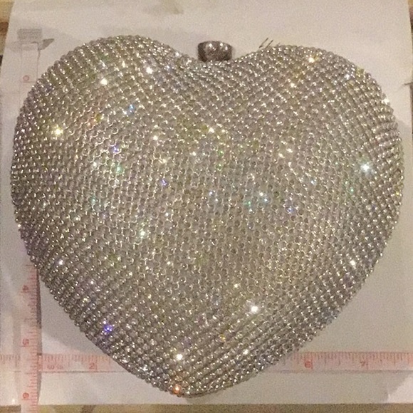 Rhinestone Heart Clutch - Picture 4 of 8